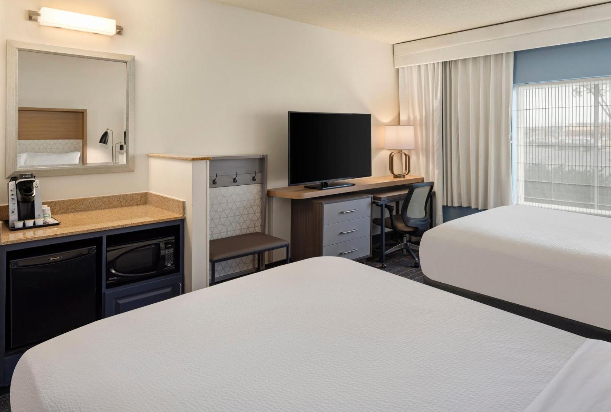 Holiday Inn Hotel & Suites Maple Grove Northwest Minneapolis-Arbor Lakes By Ihg Exterior photo
